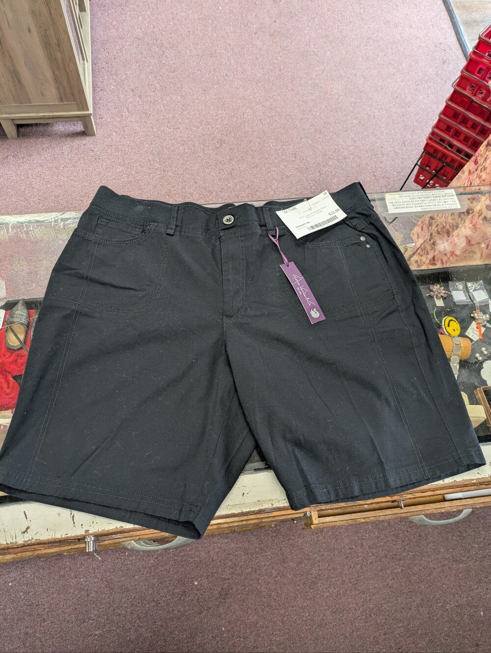 New Gloria Vanderbilt Black Missy Women's Stretch Casual Shorts